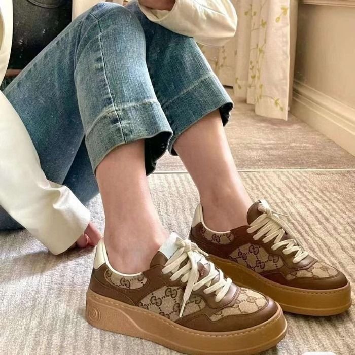 ☆Gucci☆デニムのジーンズに似合う♪ウィメンズ GG スニーカー (GUCCI