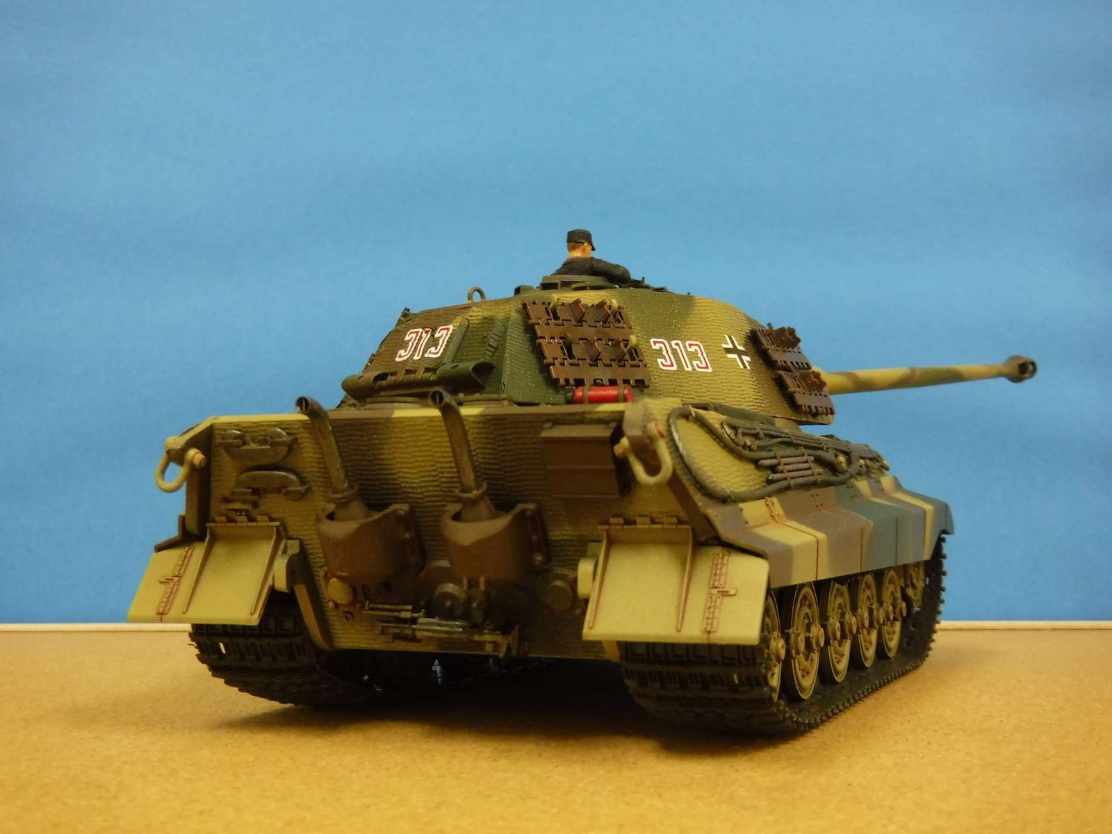 1/35 ドイツ重戦車 キングタイガー （ポルシェ砲塔）【35169