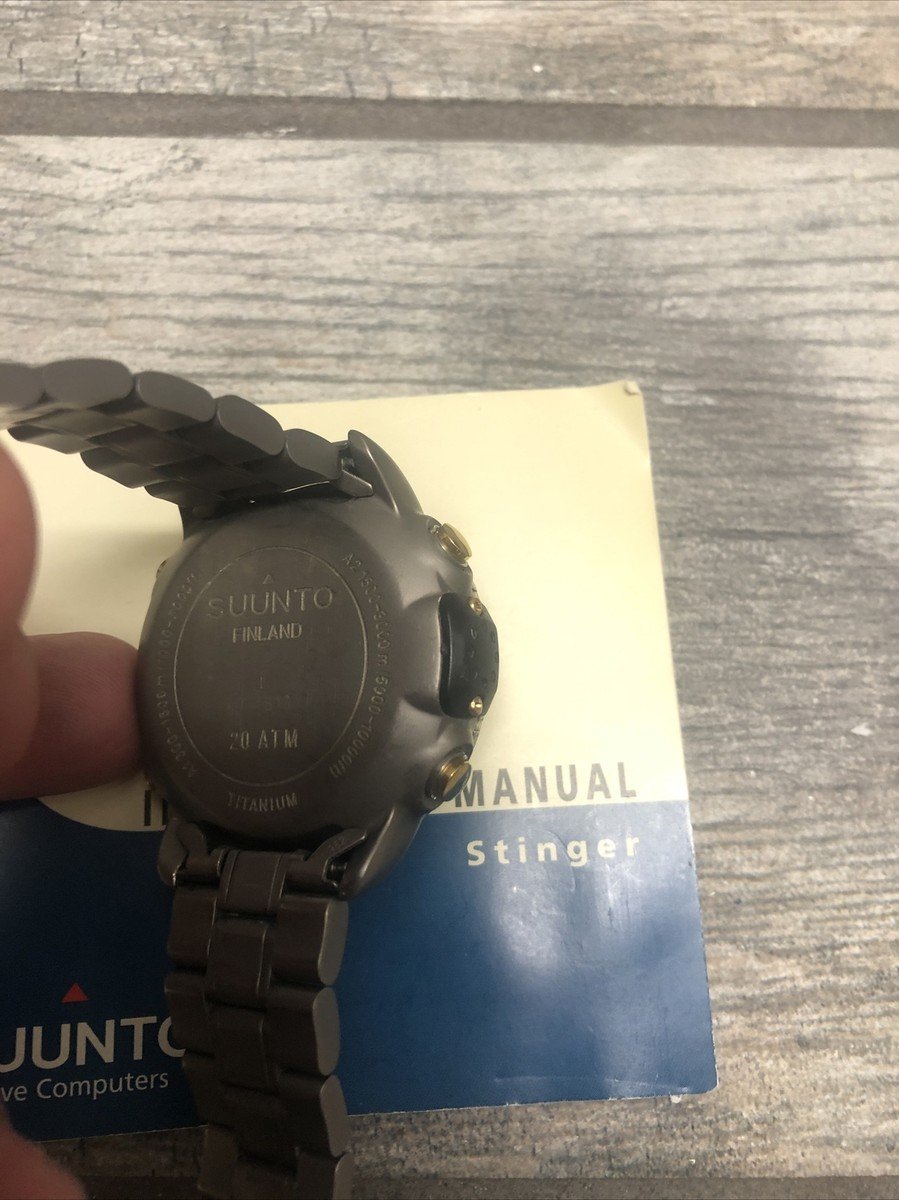 Suunto Stinger Titanium With Titanium Bracelet and shockproof case