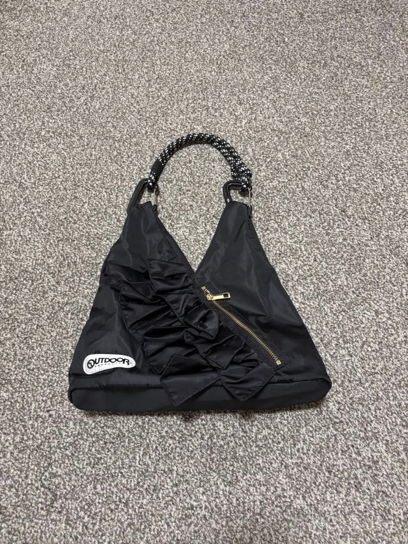 RISLEY×OUTDOOR PRODUCTSminiトライアングルフリルバッグ RISLEY×OUTDOOR PRODUCTS】miniトライアングルフリルバッグ | AND ON