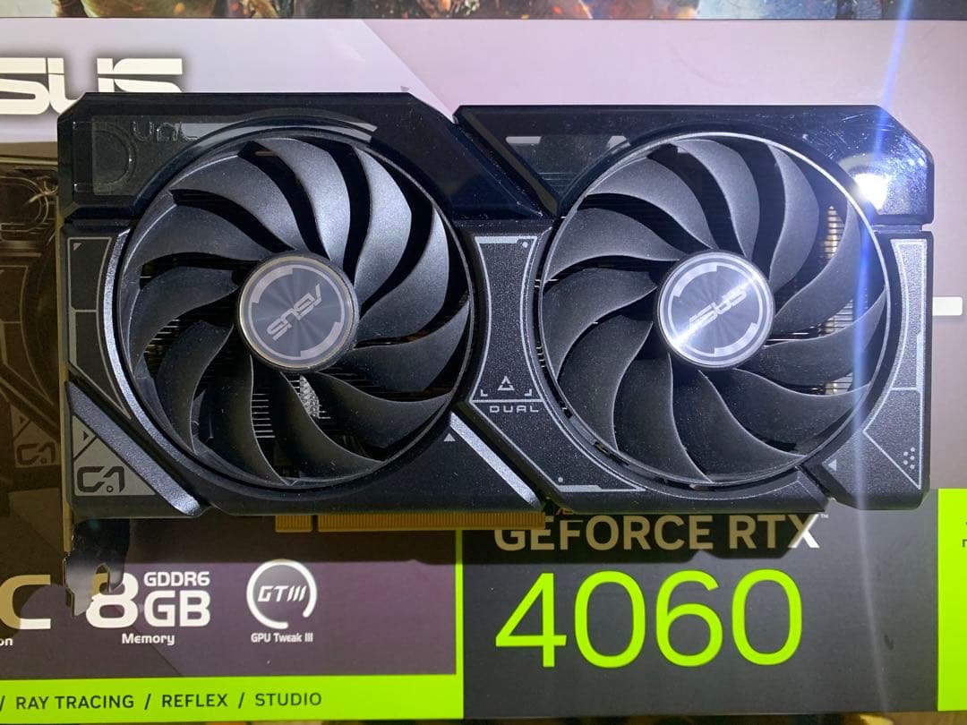 グラフィックボード・グラボ・ビデオカード ASUS GeForce RTX 4060 OC ASUS、コンパクト設計の「GeForce RTX 4060」搭載ビデオカード - 価格.com