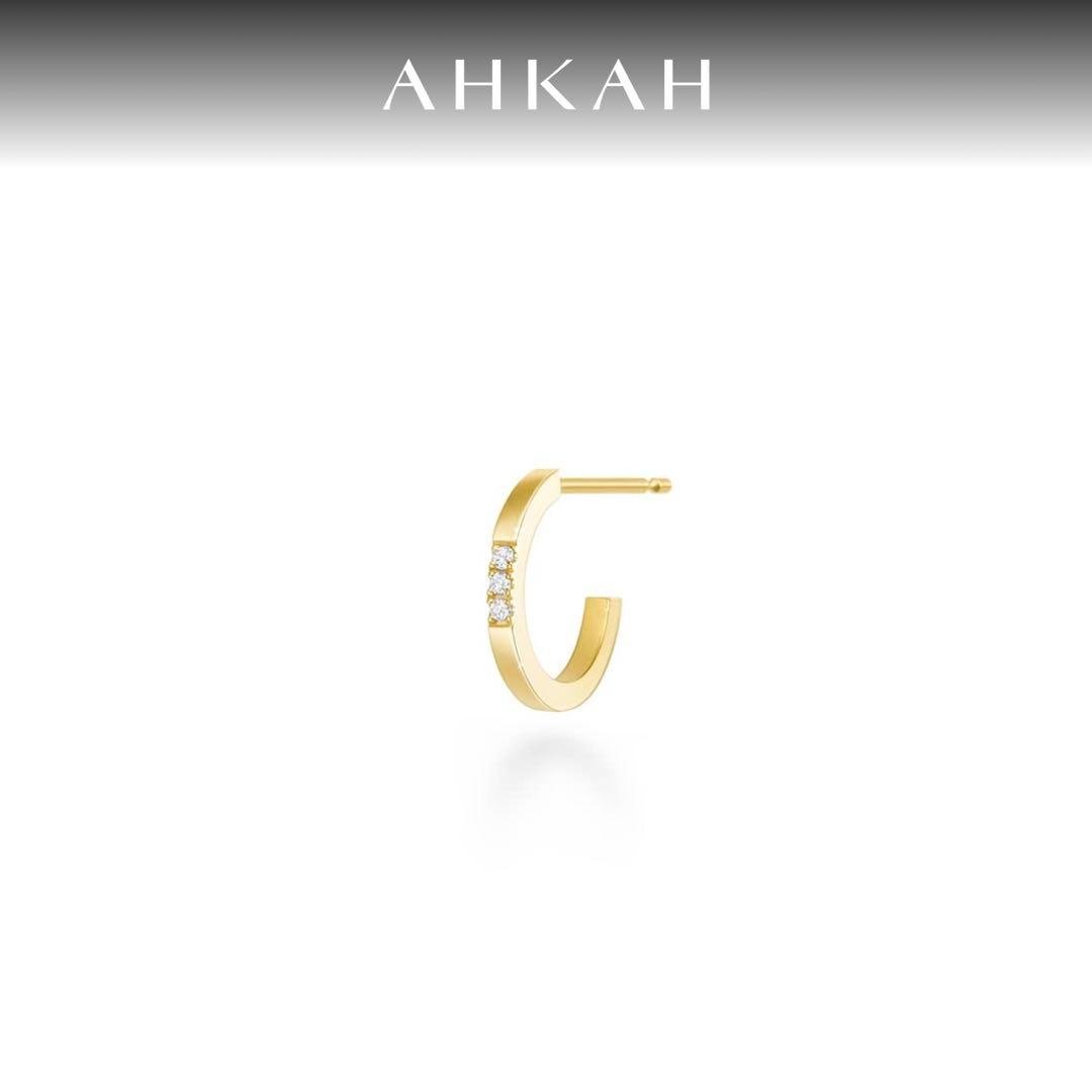 AHKAH プチトロワ ピアス 片耳のみ K18 YG ahkahofficial｜AHKAHのイヤーカフを使ったコーディネート - WEAR